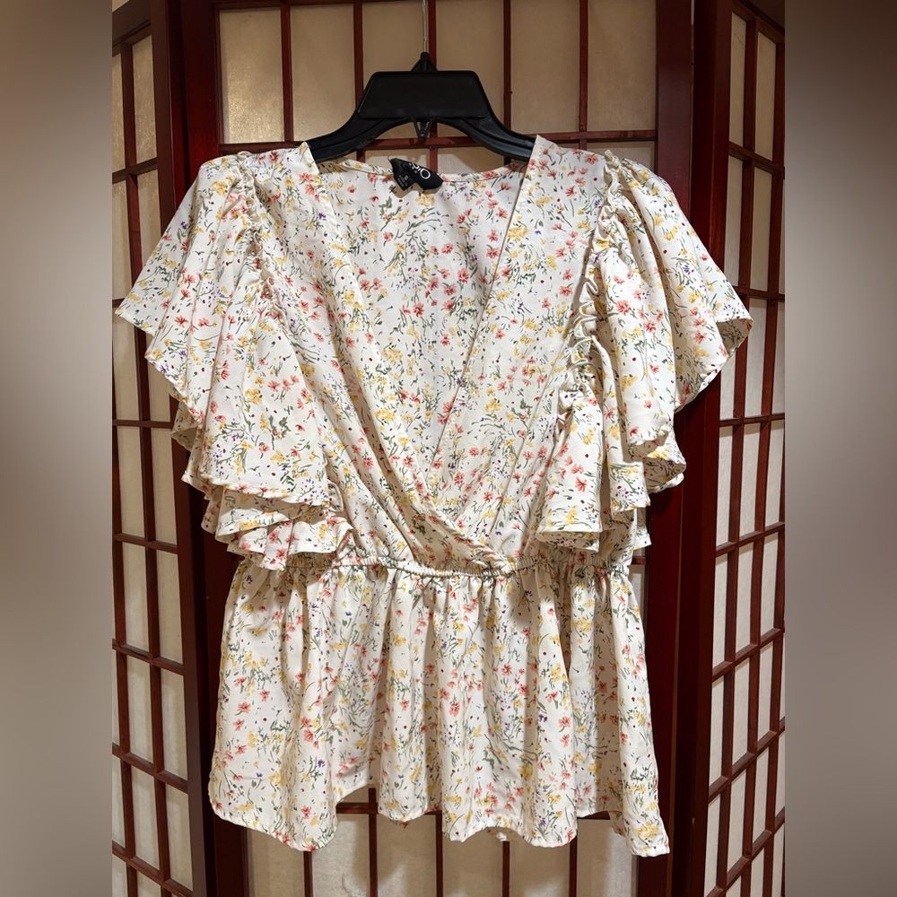Women's Floral Ruffle V-Neck Top - Cream